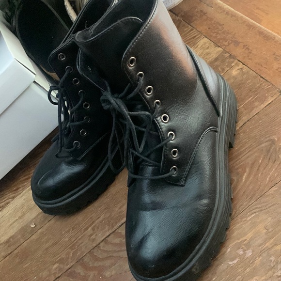 Combat Boots - Picture 1 of 1